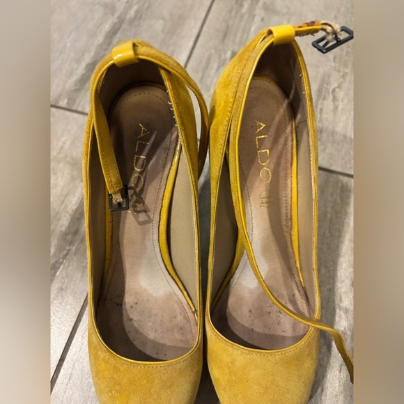 Aldo Mustard Suede High Heels - 8.5 size - Picture 2 of 6